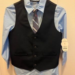 Brand new with tags size 8 boys 4 piece dress set